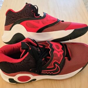 Nike KD TREY 5X Red and Black Sneakers
